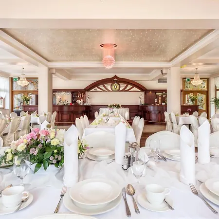 Lesna Perla - Restauracja I Hotelowe Bed & Breakfast