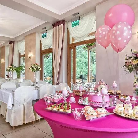 Bed & Breakfast Lesna Perla - Restauracja I Hotelowe