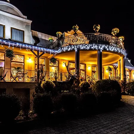 Bed & Breakfast Lesna Perla - Restauracja I Hotelowe