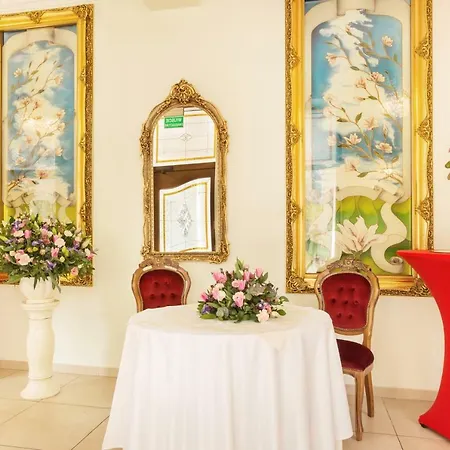 Bed & Breakfast Lesna Perla - Restauracja I Hotelowe