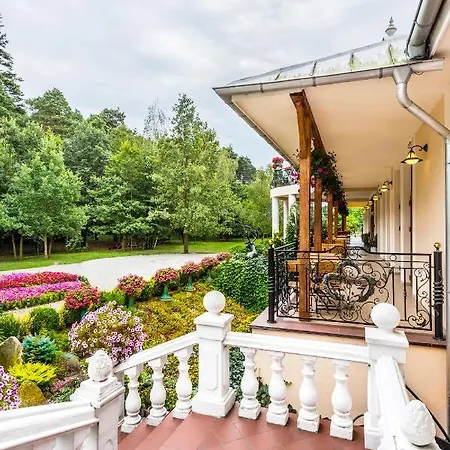 Lesna Perla - Restauracja I Hotelowe Oda ve Kahvaltı Rudzinitz